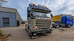 20251019-Tom-Holding-00555